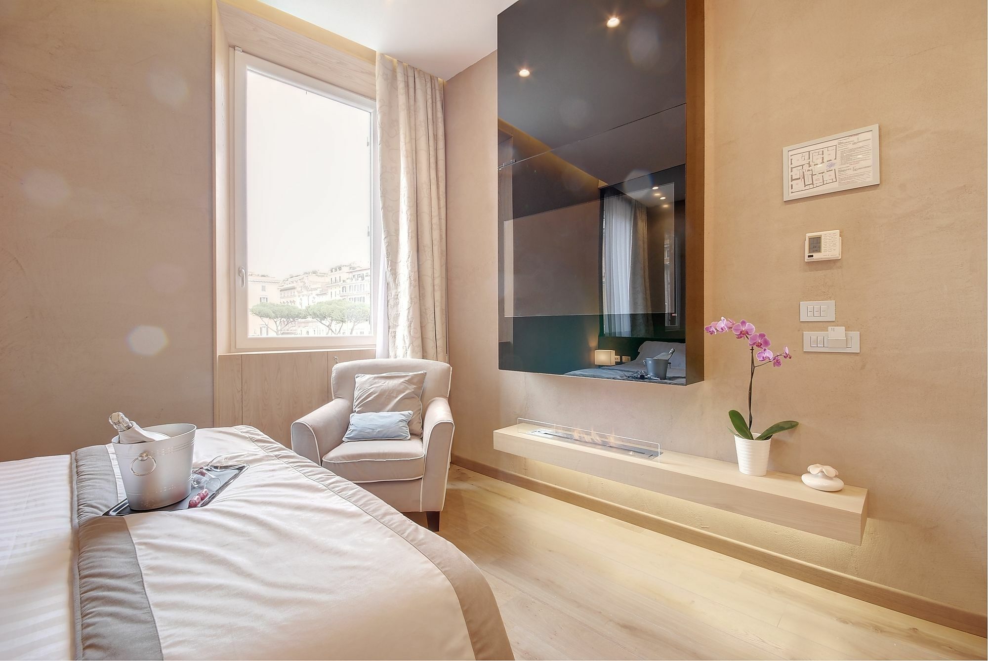Sun Luxury Pantheon 3* Rom