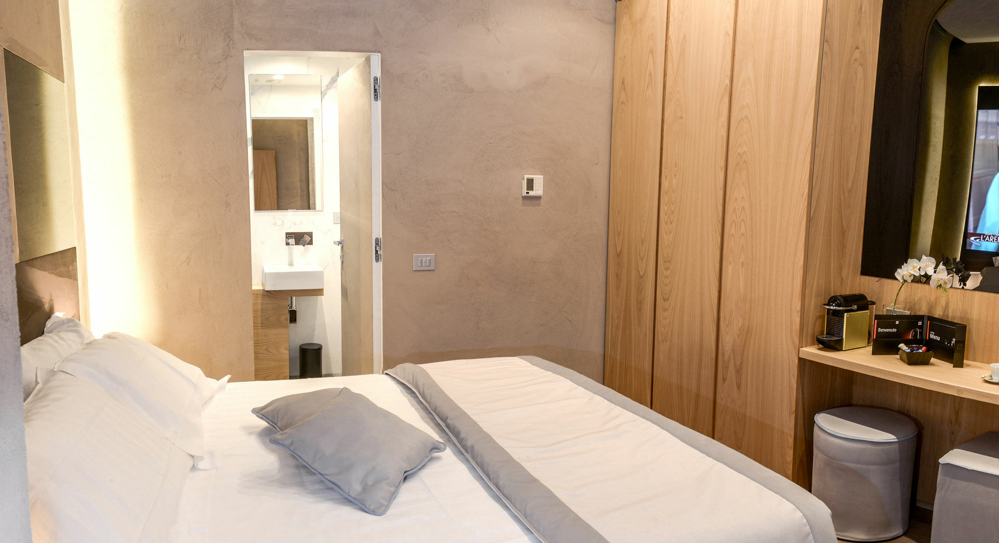 Sun Luxury Pantheon 3* Rom