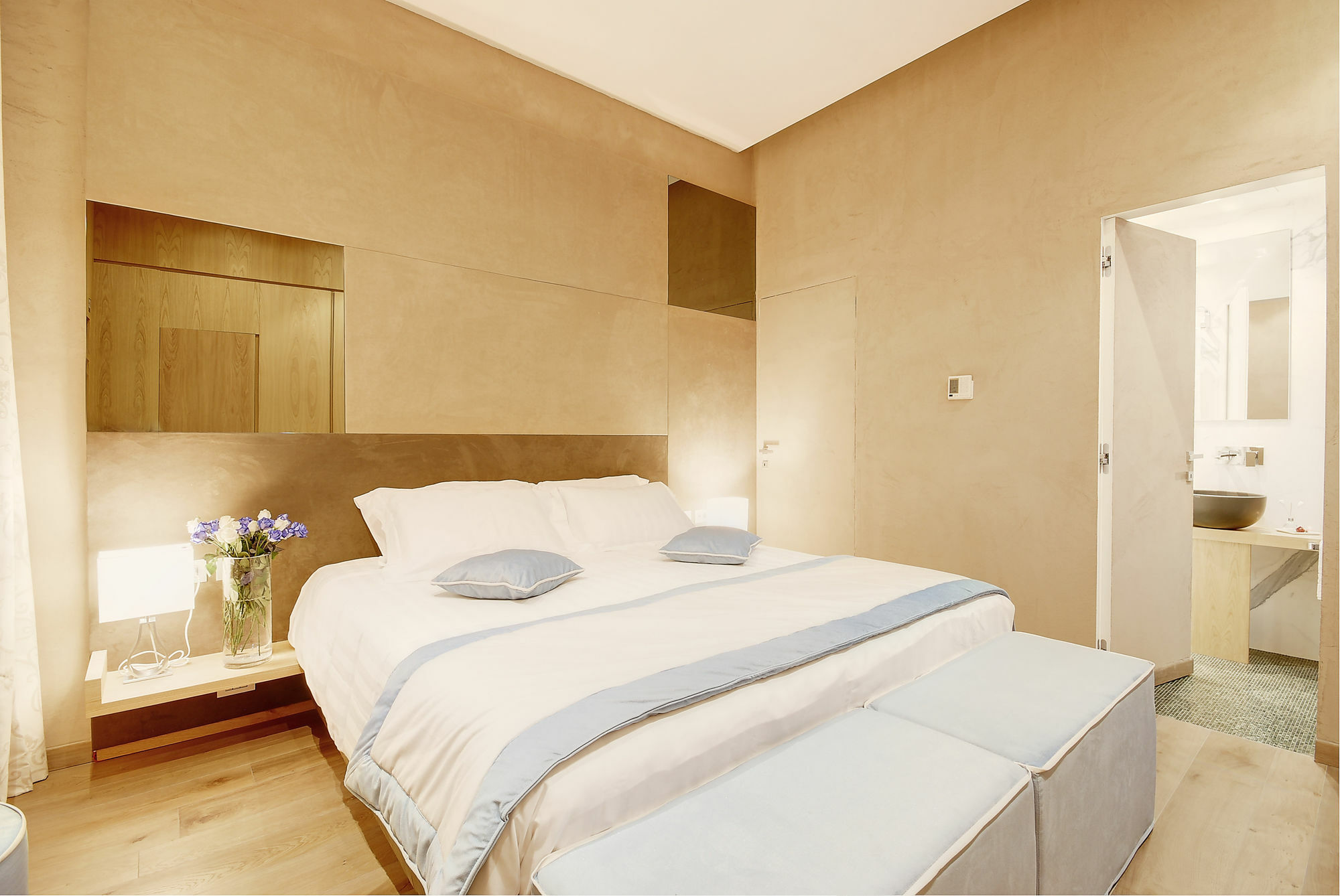 Sun Luxury Pantheon Rom